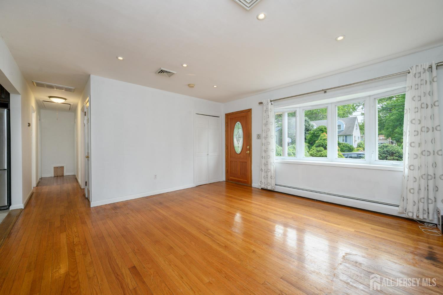 27 Fagan Place Colonia NJ 07067