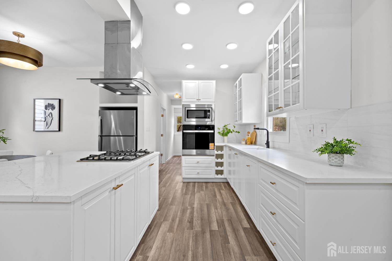 255 S 6th Avenue S Highland Park NJ 08904