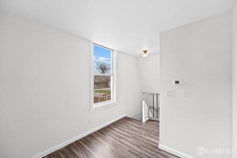 255 S 6th Avenue S Highland Park NJ 08904