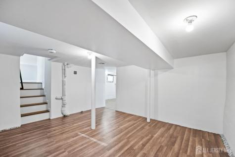 255 S 6th Avenue S Highland Park NJ 08904