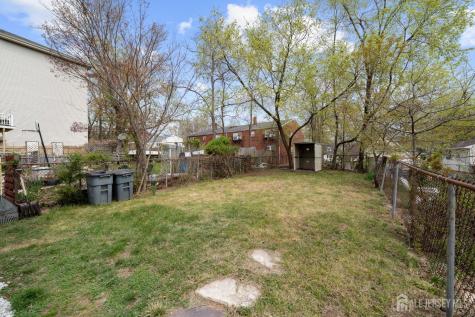 255 S 6th Avenue S Highland Park NJ 08904