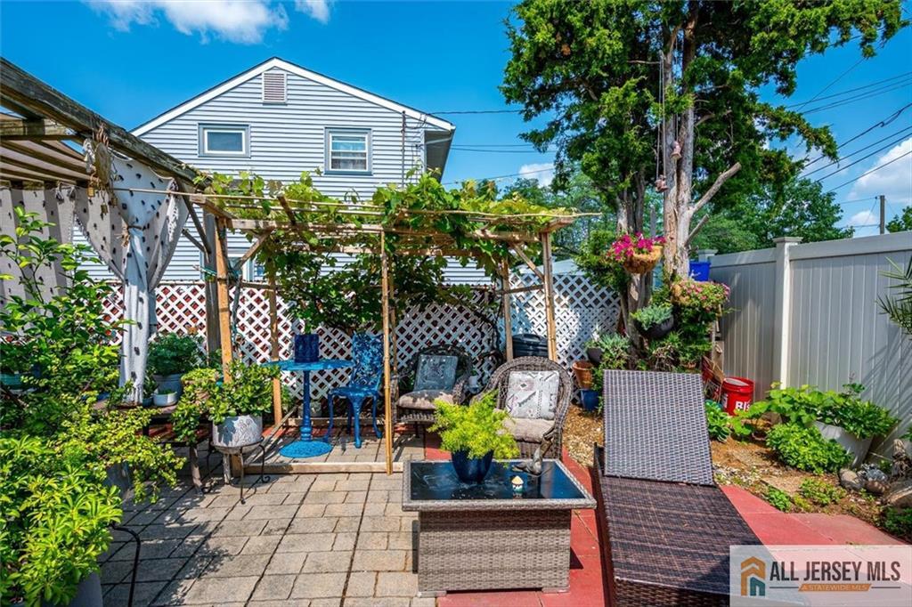 89 Whitman Street Carteret NJ 07008