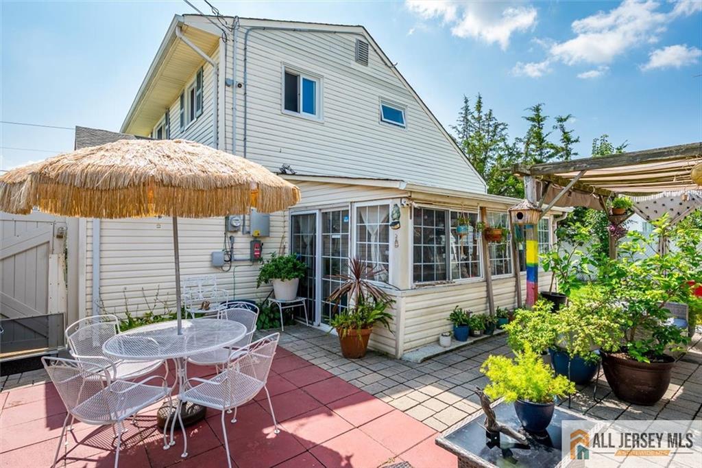 89 Whitman Street Carteret NJ 07008