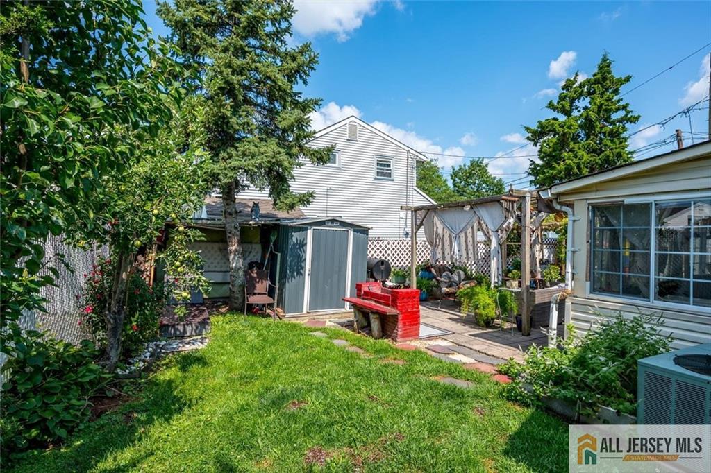 89 Whitman Street Carteret NJ 07008
