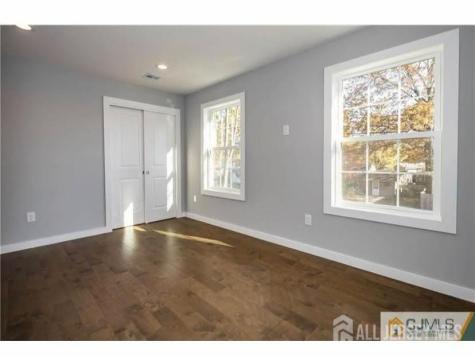 47 Glenville Road Edison NJ 08817
