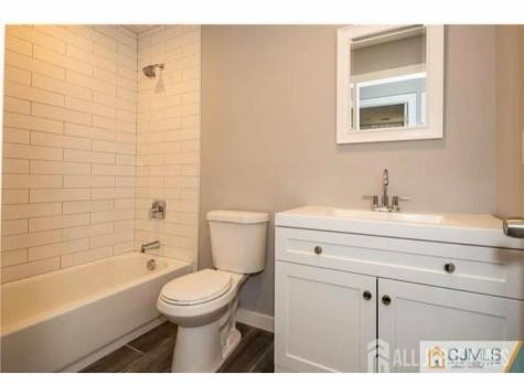 47 Glenville Road Edison NJ 08817