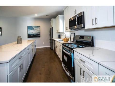 47 Glenville Road Edison NJ 08817