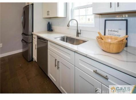 47 Glenville Road Edison NJ 08817
