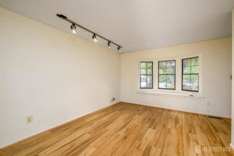 1004 Timber Oaks Road Edison NJ 08820