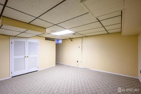 1004 Timber Oaks Road Edison NJ 08820