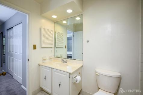 1004 Timber Oaks Road Edison NJ 08820