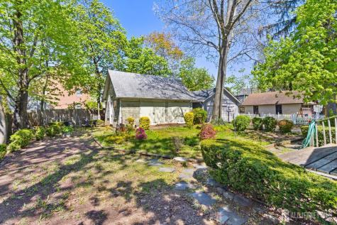 19 Clinton Place Metuchen NJ 08840