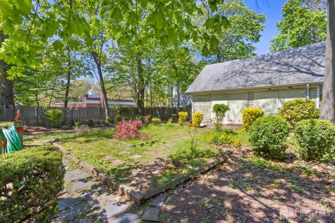 19 Clinton Place Metuchen NJ 08840