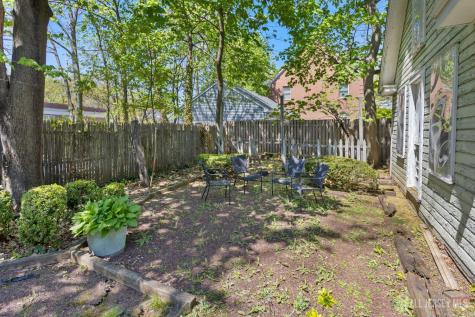 19 Clinton Place Metuchen NJ 08840