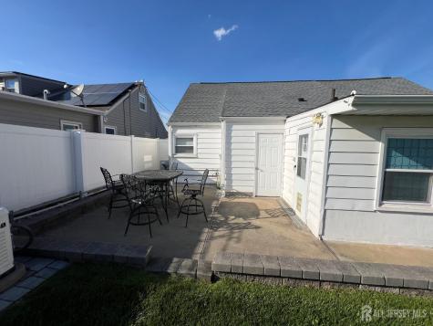 95 Hickory Street Carteret NJ 07008