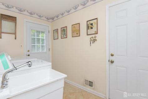 6 Dana Court South Brunswick NJ 08540