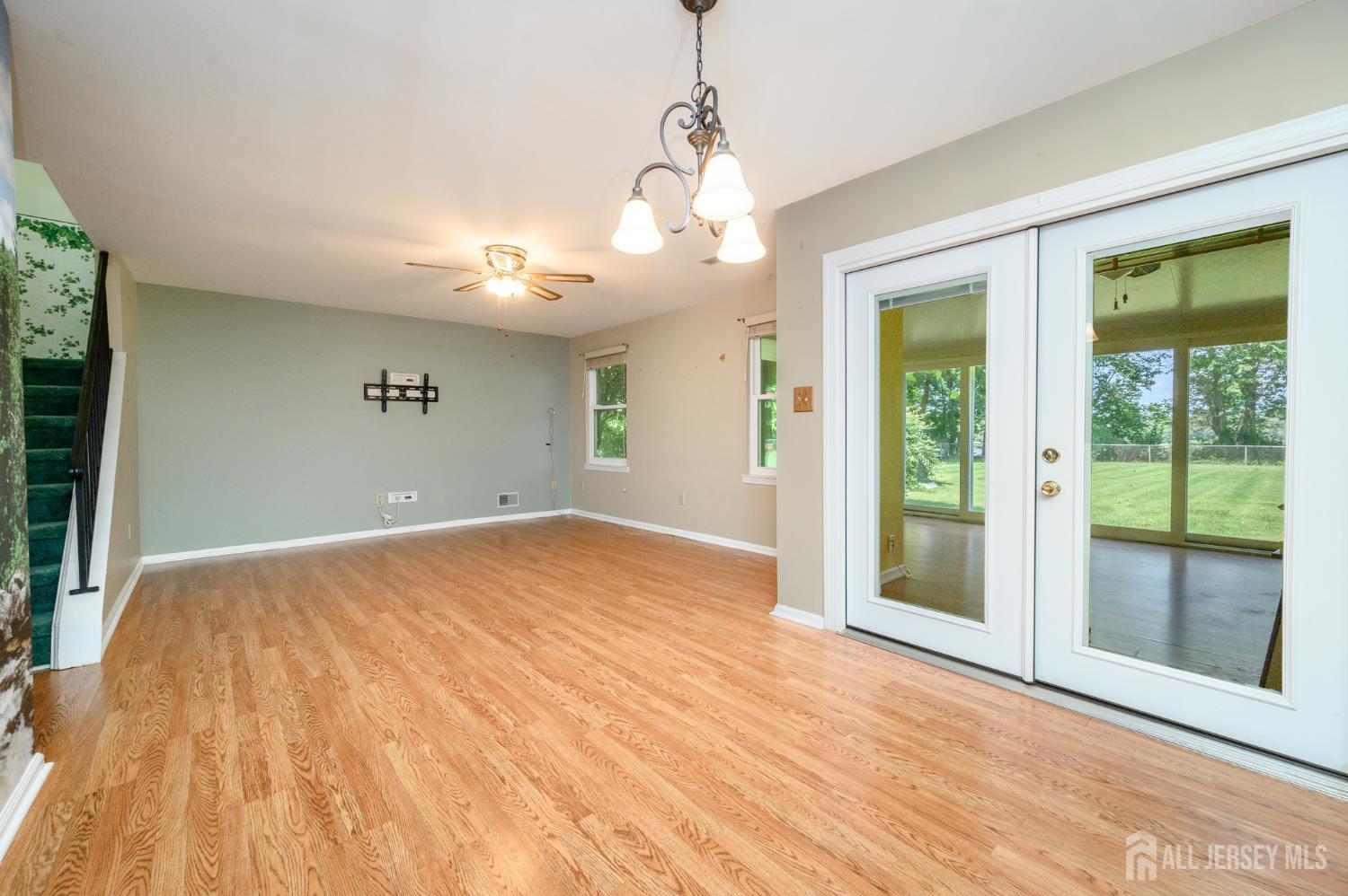 39 River Bank Drive Florence NJ 08554