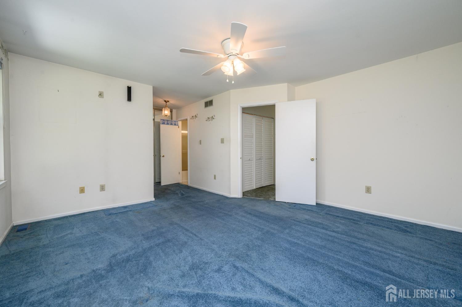 39 River Bank Drive Florence NJ 08554