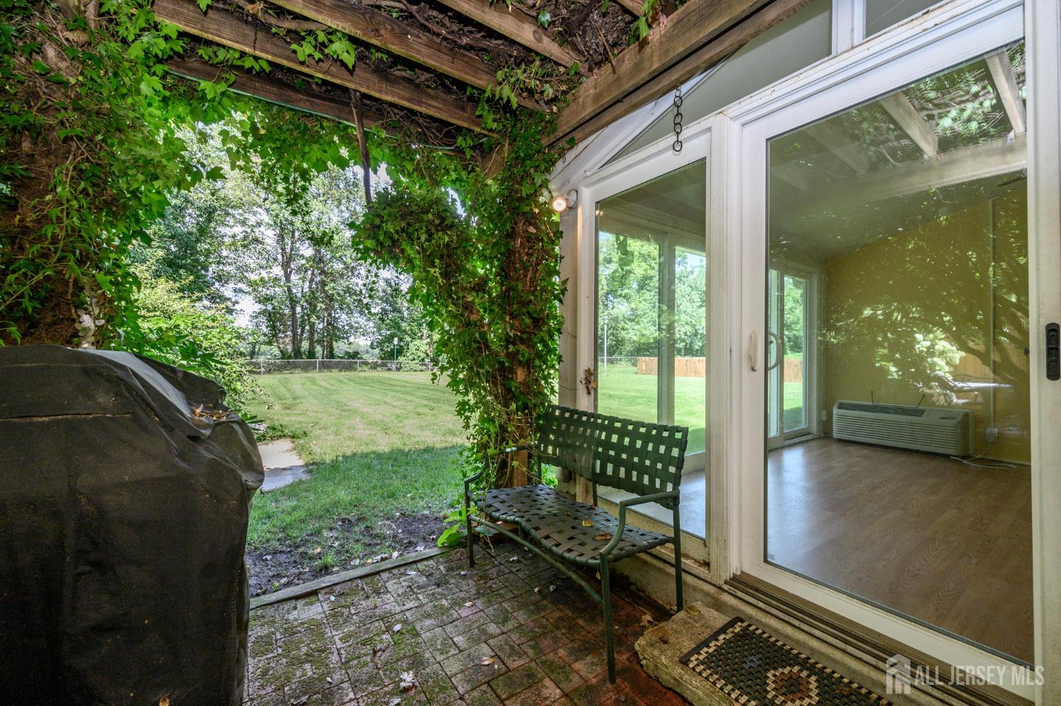 39 River Bank Drive Florence NJ 08554