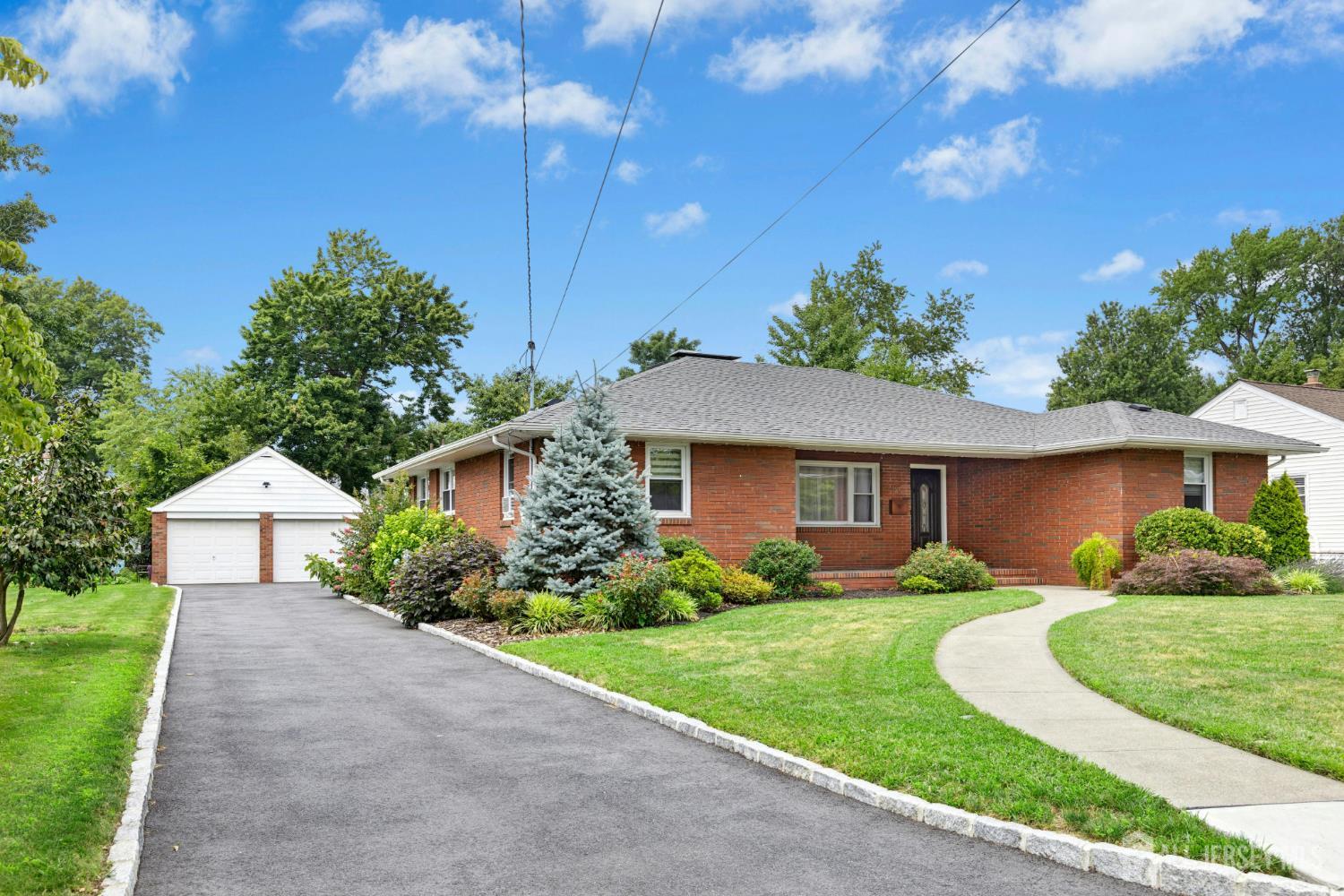 125 W Minna Avenue Avenel NJ 07001