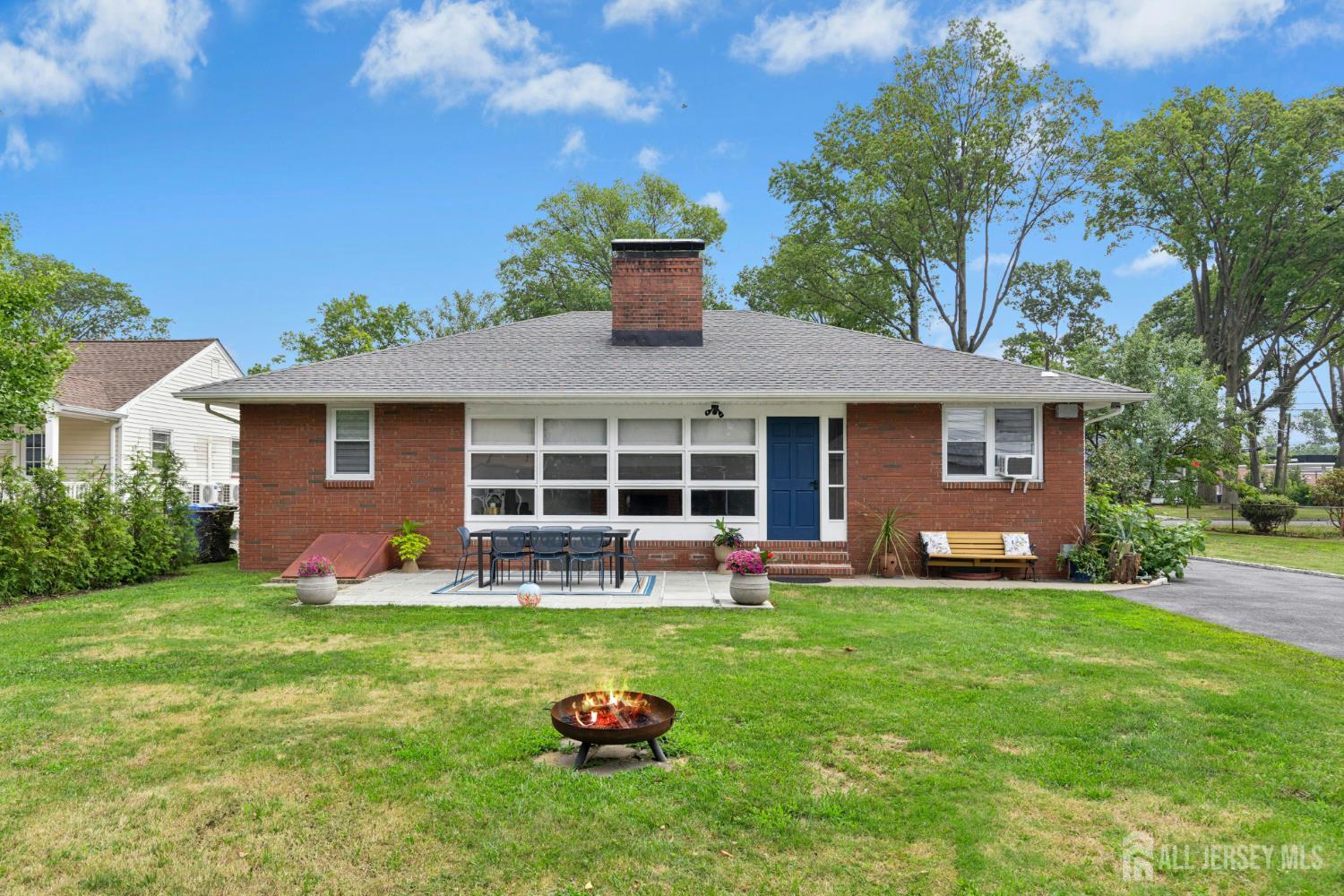 125 W Minna Avenue Avenel NJ 07001