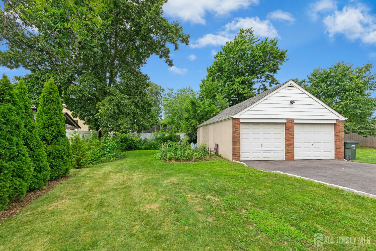 125 W Minna Avenue Avenel NJ 07001