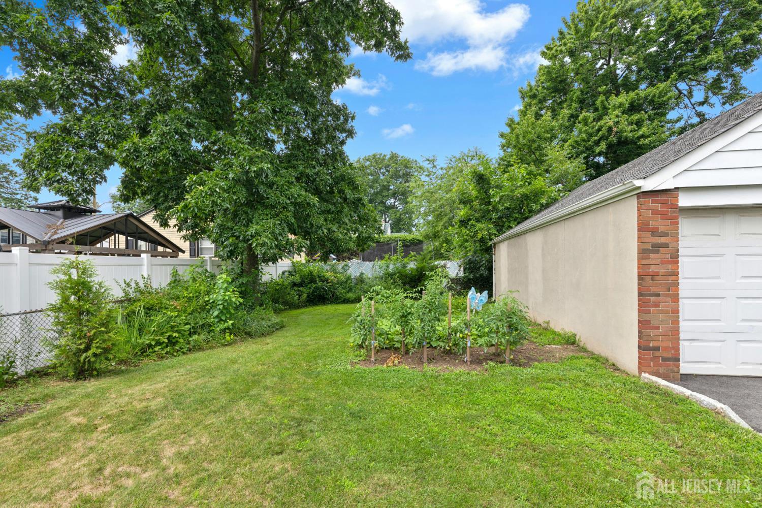 125 W Minna Avenue Avenel NJ 07001