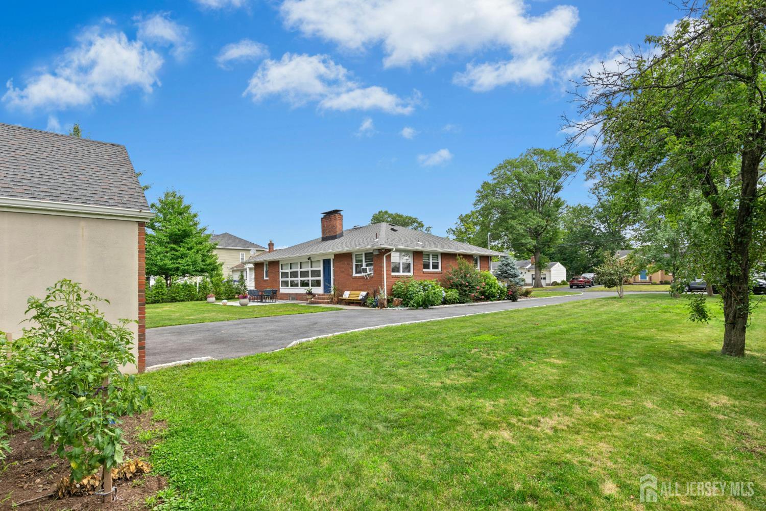 125 W Minna Avenue Avenel NJ 07001