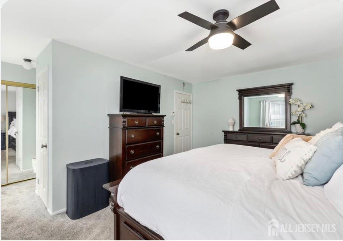 40 Lantern Lane Sayreville NJ 08872