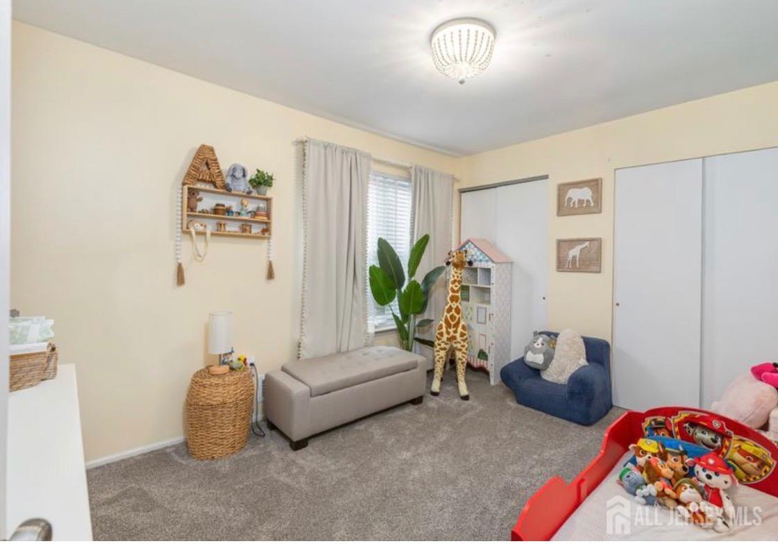40 Lantern Lane Sayreville NJ 08872