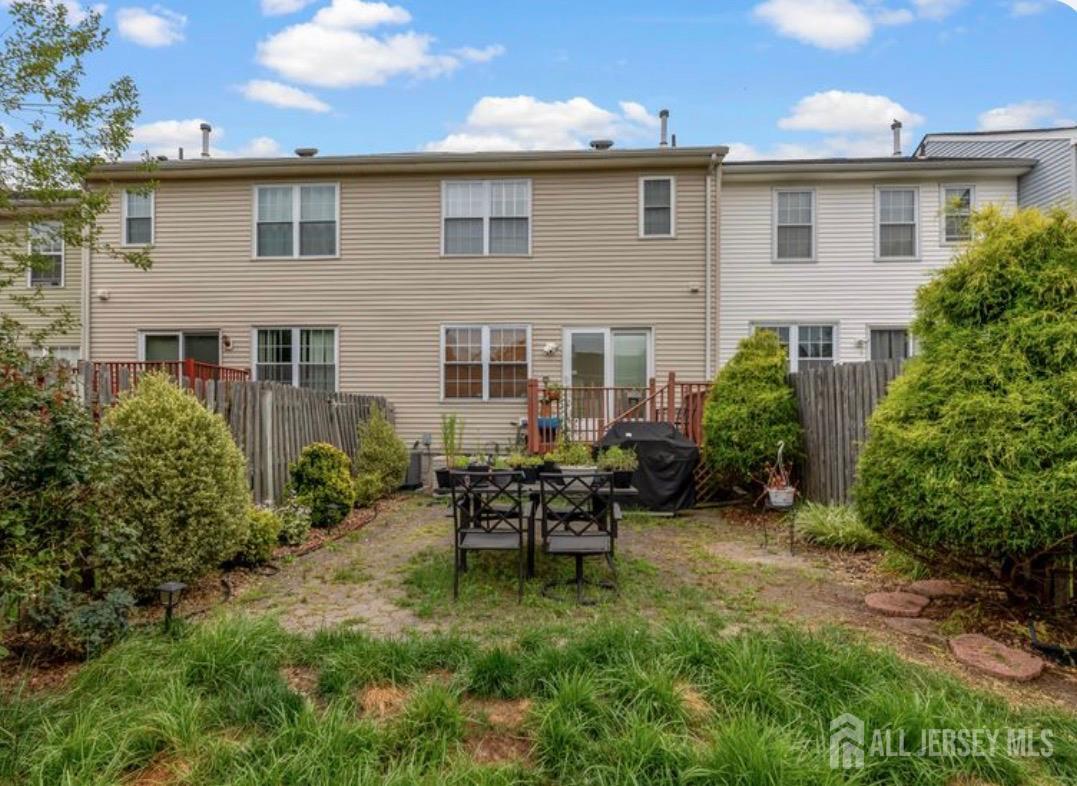 40 Lantern Lane Sayreville NJ 08872