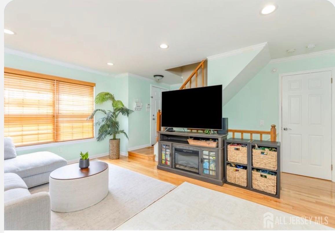 40 Lantern Lane Sayreville NJ 08872