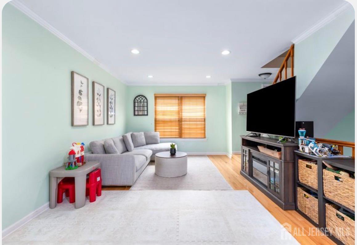 40 Lantern Lane Sayreville NJ 08872