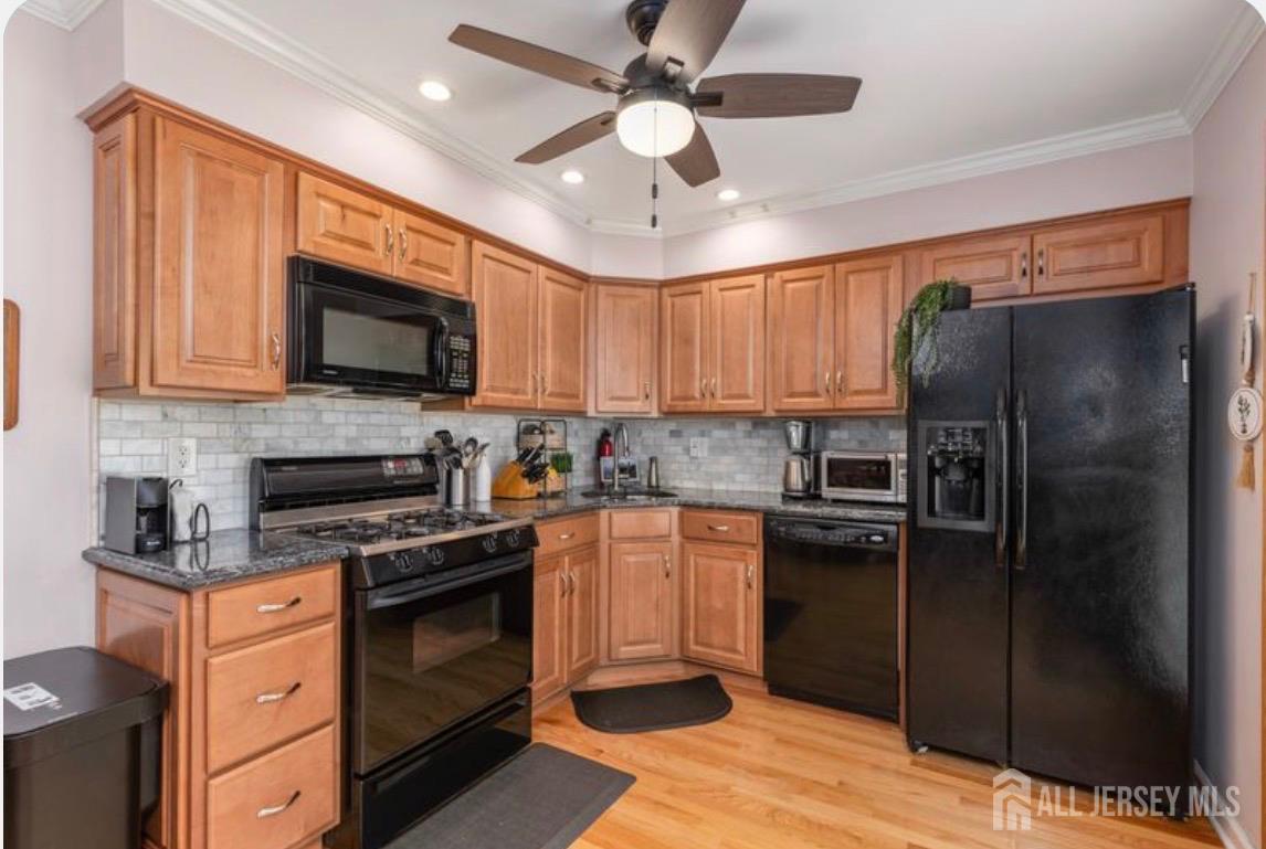 40 Lantern Lane Sayreville NJ 08872