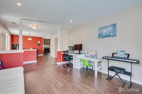 26 Alpine Road Holmdel NJ 07733