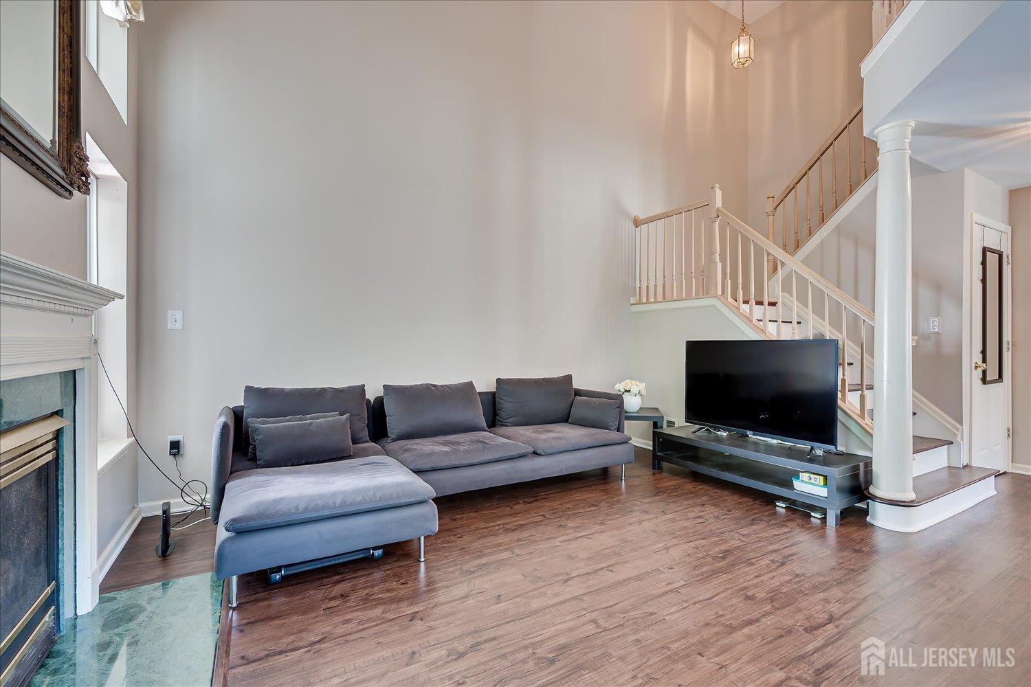 26 Alpine Road Holmdel NJ 07733