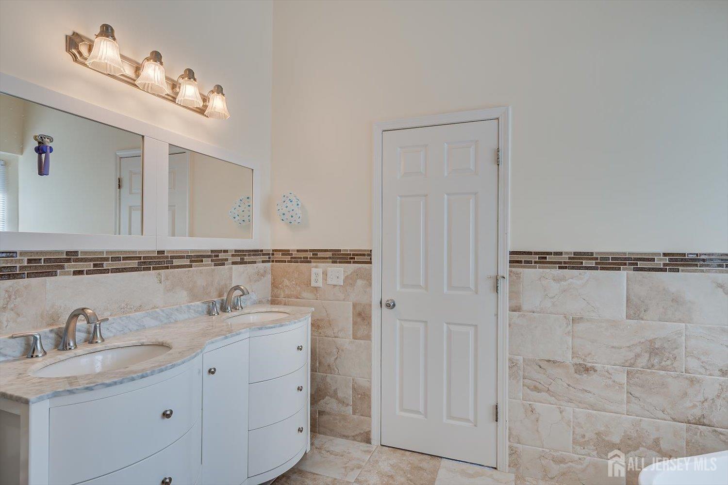 26 Alpine Road Holmdel NJ 07733