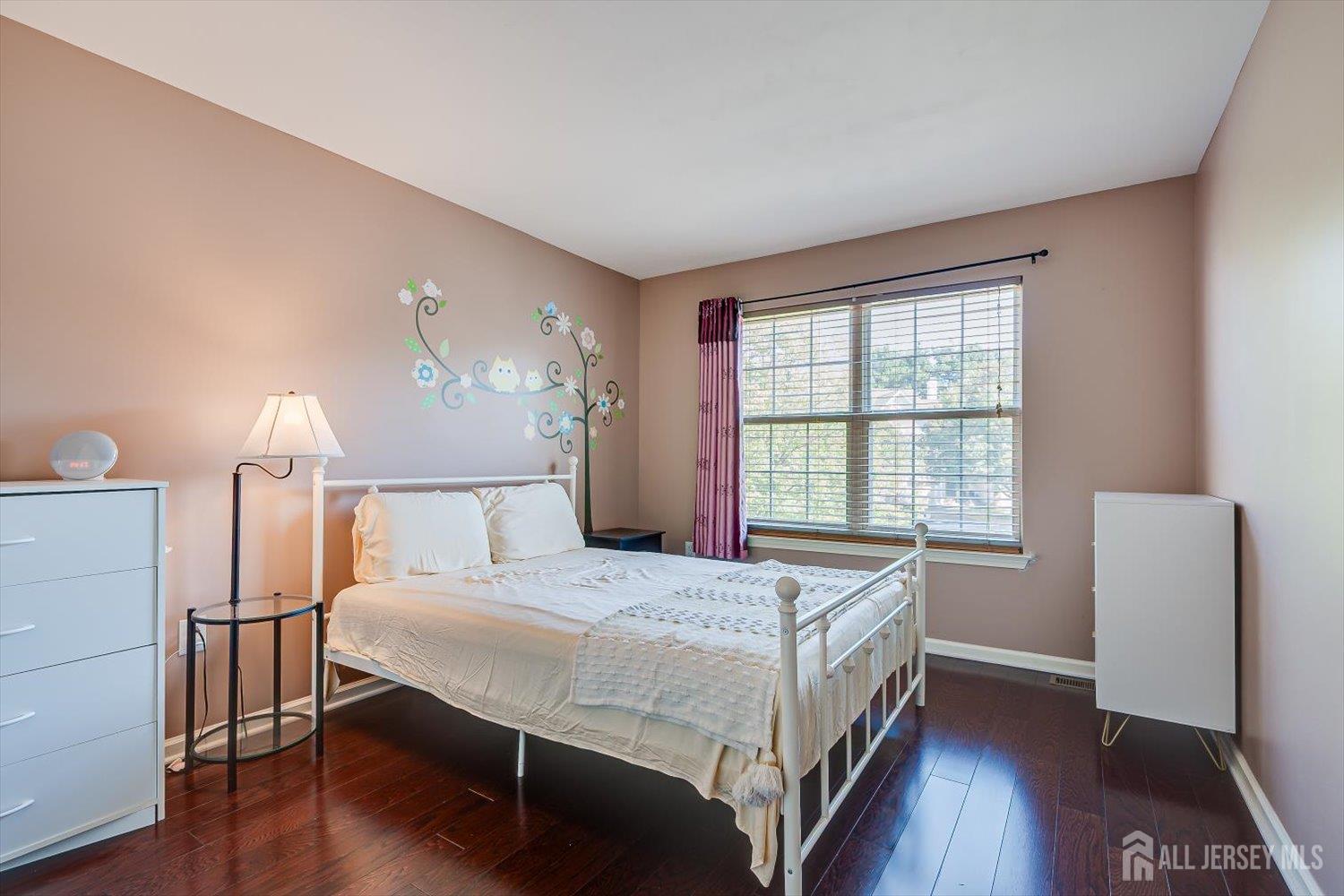 26 Alpine Road Holmdel NJ 07733