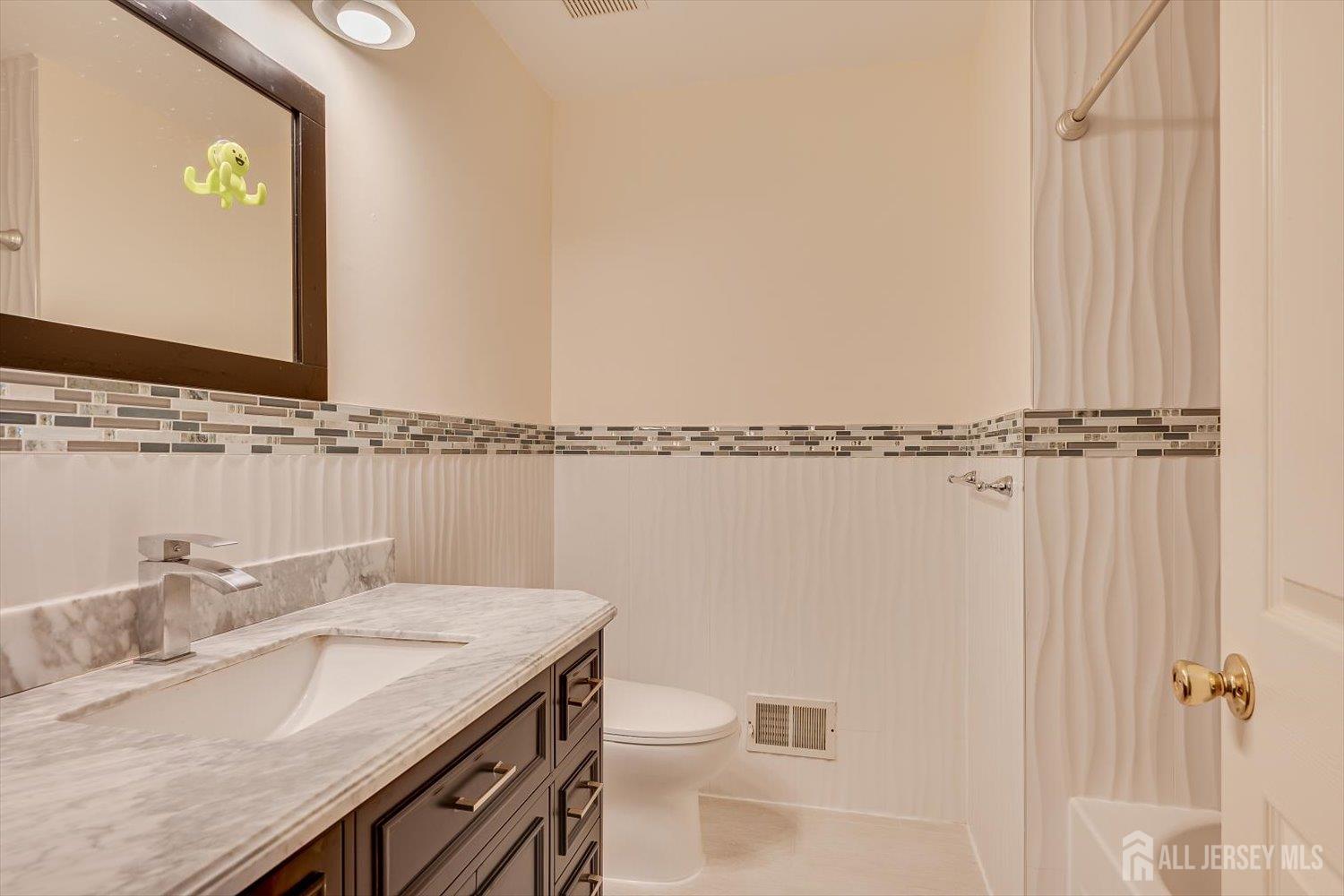 26 Alpine Road Holmdel NJ 07733