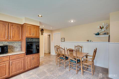 866 Crescent Drive Rahway NJ 07065