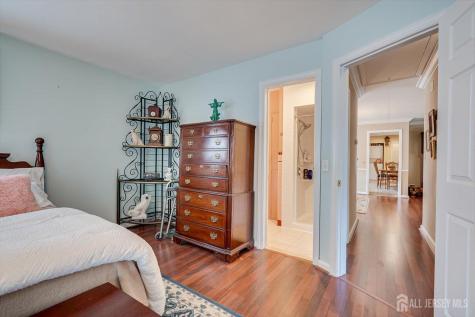 866 Crescent Drive Rahway NJ 07065