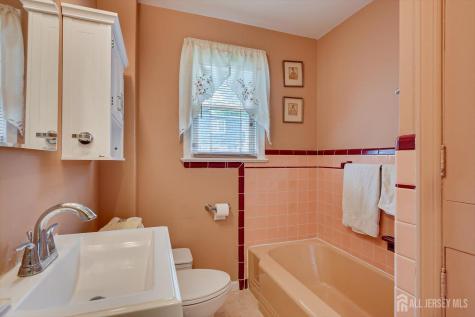 866 Crescent Drive Rahway NJ 07065