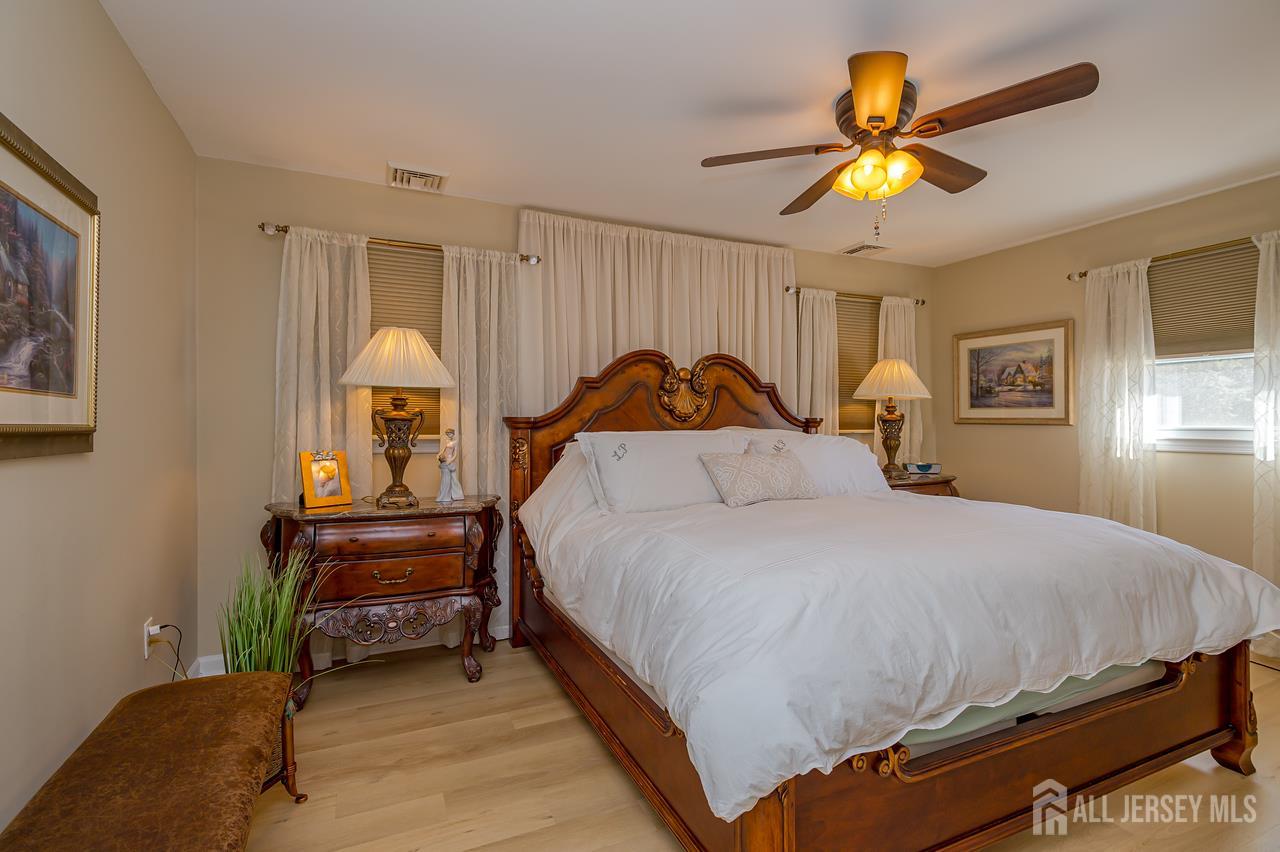 38 Holly Drive Sayreville NJ 08859