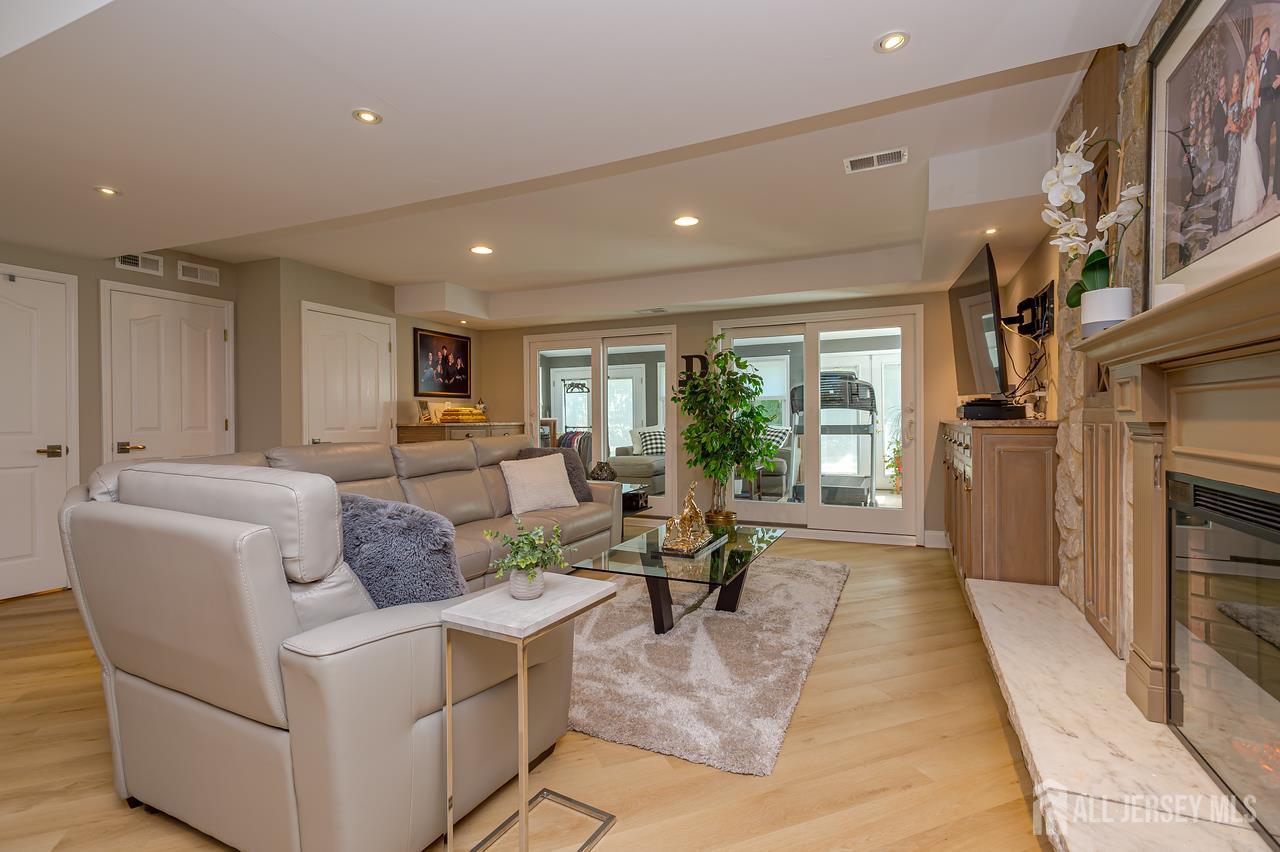 38 Holly Drive Sayreville NJ 08859