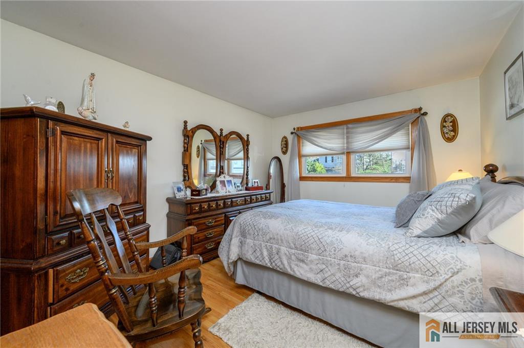 124 Inwood Avenue Colonia NJ 07067