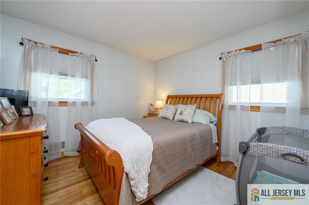 124 Inwood Avenue Colonia NJ 07067