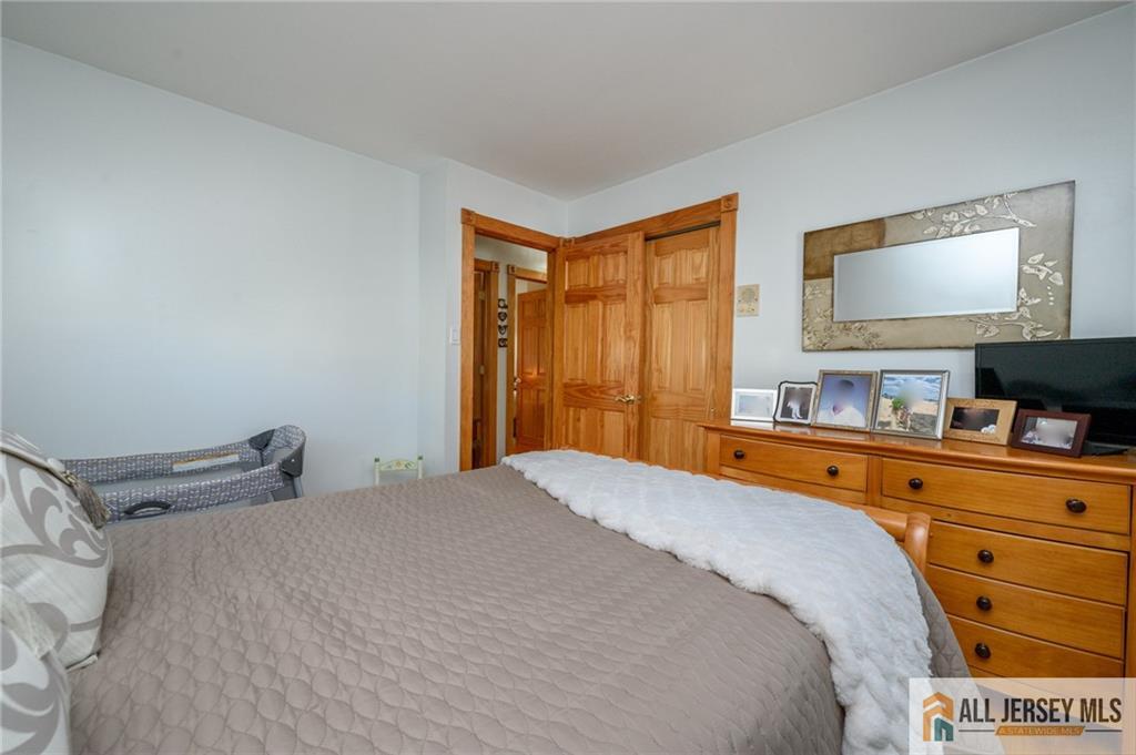 124 Inwood Avenue Colonia NJ 07067