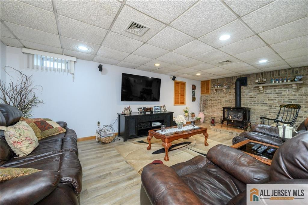 124 Inwood Avenue Colonia NJ 07067