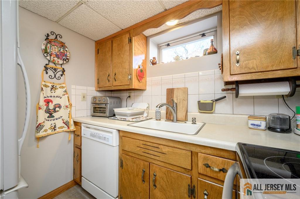124 Inwood Avenue Colonia NJ 07067