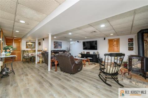 124 Inwood Avenue Colonia NJ 07067